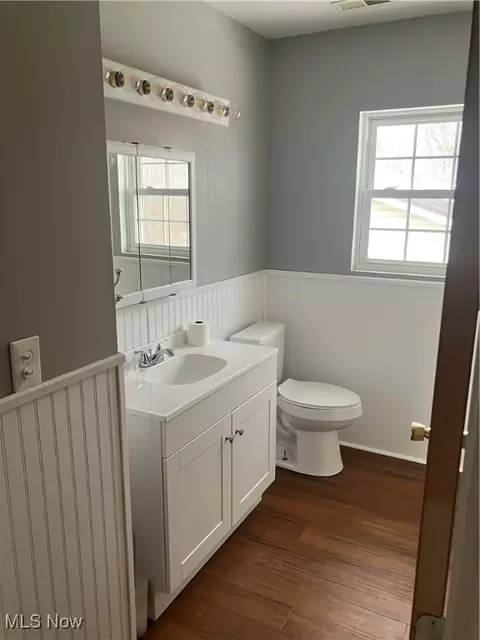 Bath - 706 High St, Dresden, OH 43821 photo 1 of 1