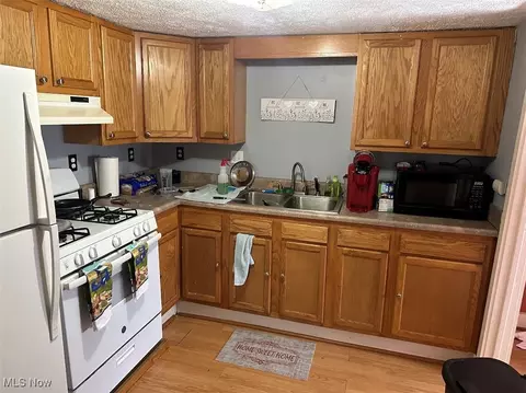 315 Stealey St, Middlebourne, WV 26149 photo 6