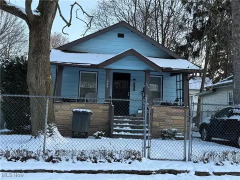 284 Shelby Ave, Akron, OH 44310