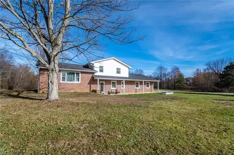 9237 Tallmadge Rd, Diamond, OH 44412