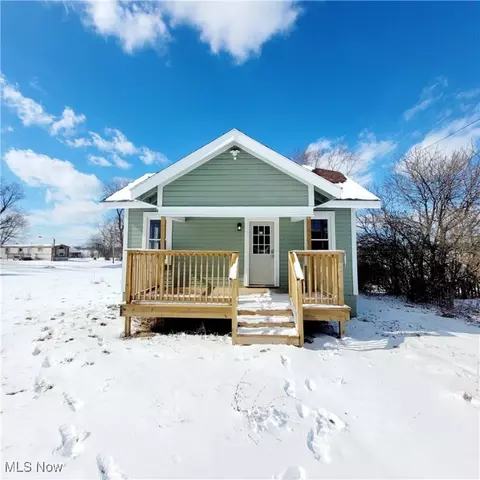 165 West St, Smithfield, OH 43948