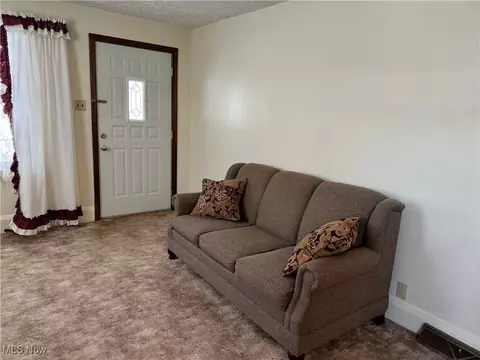 281 Shields Rd, Youngstown, OH 44512 photo 4