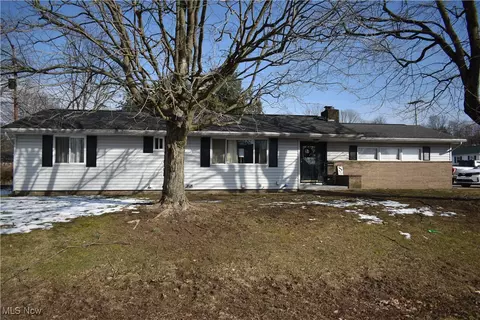 1768 S 14th St, Coshocton, OH 43812