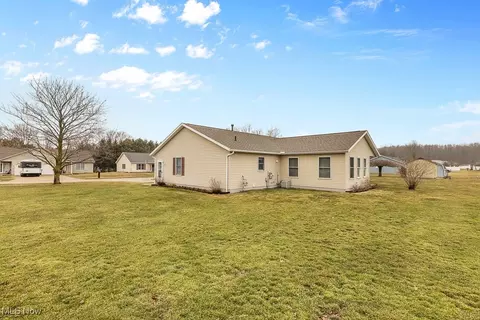 Exterior - 120 Parkside Dr, Creston, OH 44217 photo 4 of 9