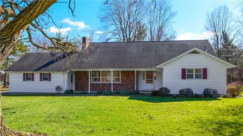 5129 Larson West Rd, West Farmington, OH 44491