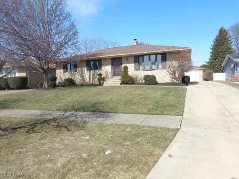 3100 King Richard Dr, Parma, OH 44134