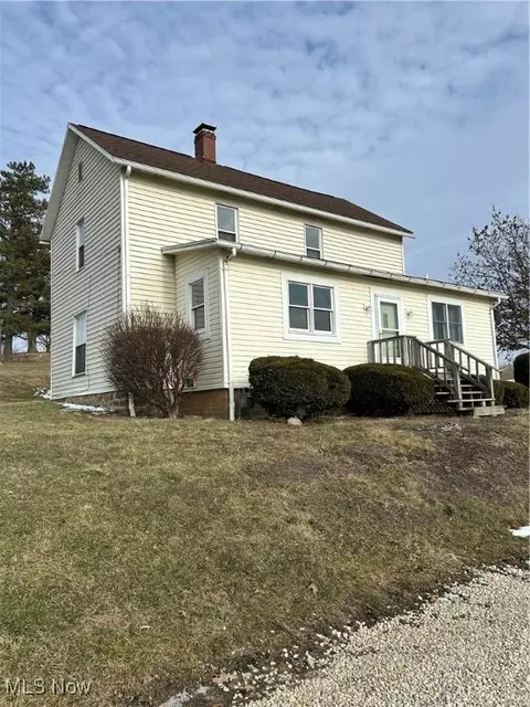 1206 Kensington Rd NE, Carrollton, OH 44615