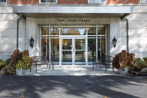18975 Van Aken Blvd #403, Shaker Heights, OH 44122