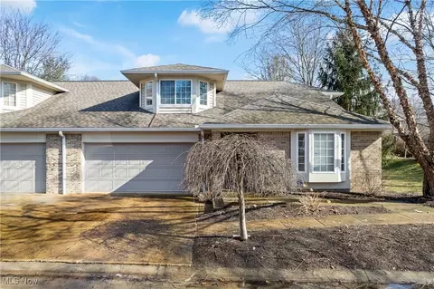 753 Cascade Mills Dr, Akron, OH 44307
