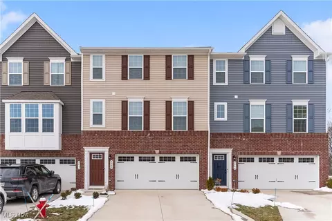 4042 N Steels Cir, Stow, OH 44224