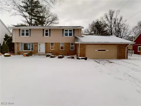 20720 Edgecliff Dr, Euclid, OH 44123