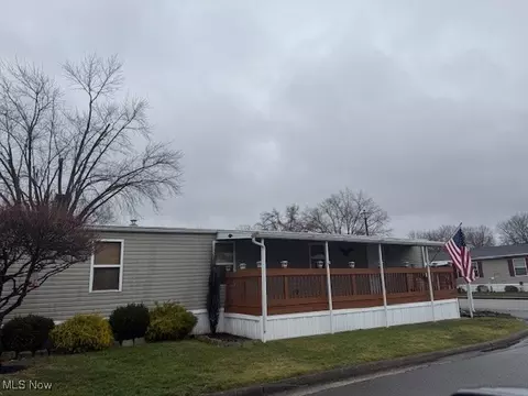 143 Gulf Stream Ln NE, New Philadelphia, OH 44663