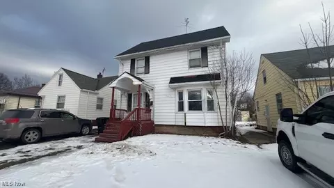 3923 E 153rd St, Cleveland, OH 44128