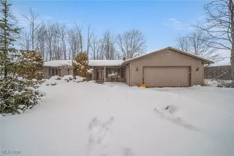 12430 Butternut Rd, Chardon, OH 44024