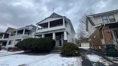 841-843 Helmsdale Rd, Cleveland Heights, OH 44112