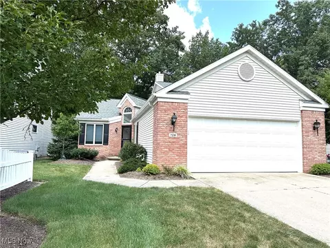 7230 W Baldwin Reserve Dr, Middleburg Heights, OH 44130