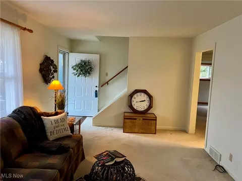 Entry Way - 733 Berkeley St, Kent, OH 44240 photo 1 of 4