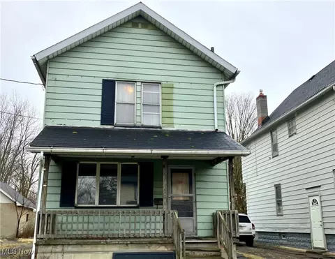 617 Fenton St, Niles, OH 44446