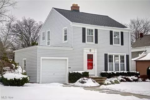 20041 Riverwood Ave, Rocky River, OH 44116