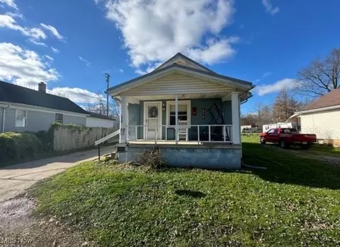 3558 Whitman Ct, Leavittsburg, OH 44430