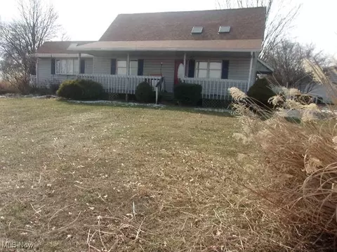 4965 Dresden Rd, Zanesville, OH 43701