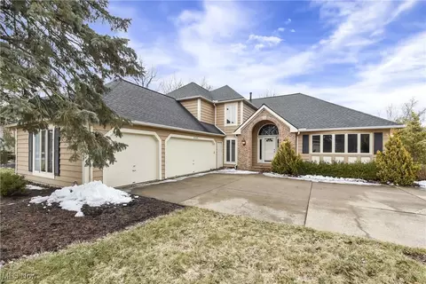 4330 Muirfield Way, Westlake, OH 44145
