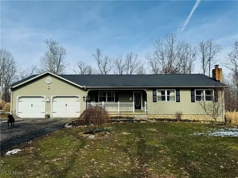 3851 Hemmers Ln, Zanesville, OH 43701