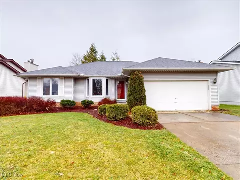4160 Polo Park Dr, Willoughby, OH 44094