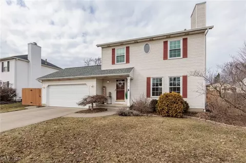 210 Finch Dr, Elyria, OH 44035