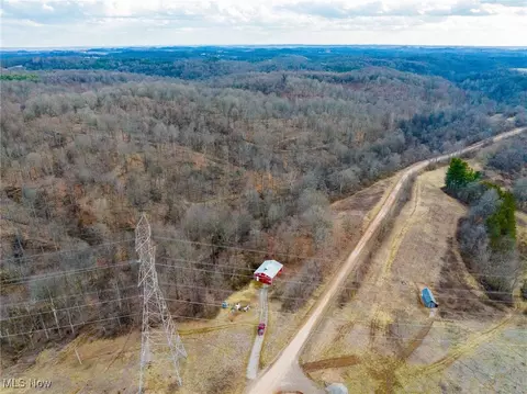3500 Dixon Rdg, Macksburg, OH 45746