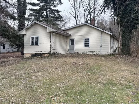1378 Evening Star Ave SE, East Canton, OH 44730