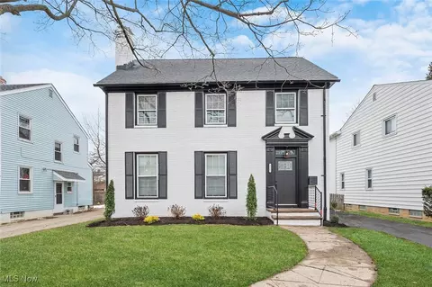 3821 Berkeley Rd, Cleveland Heights, OH 44118