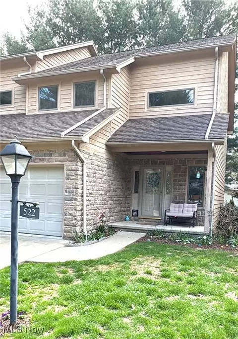 522 Oakdale Dr, Dover, OH 44622