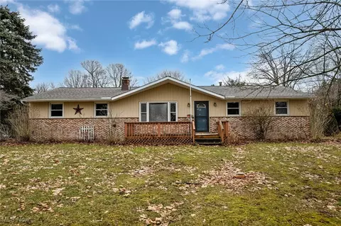 12112 Lisa St NW, Hartville, OH 44632