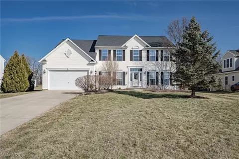 5439 Charleston Dr, Valley City, OH 44280