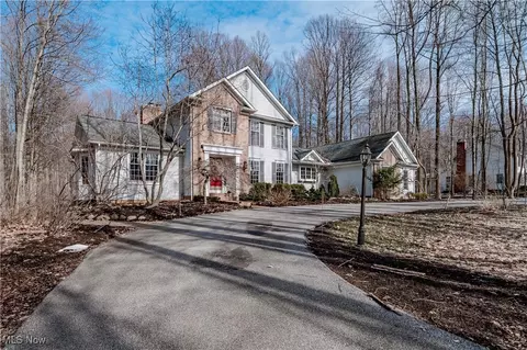 8635 Kirtland Chardon Rd, Kirtland, OH 44094