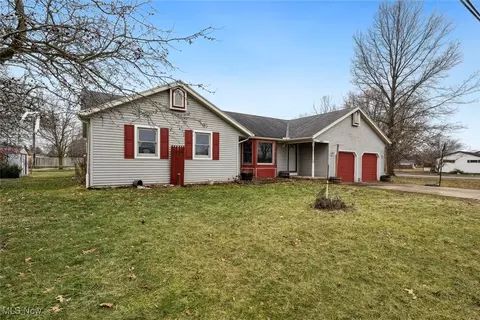 42017 Meadow Ln, Lagrange, OH 44050 photo 2