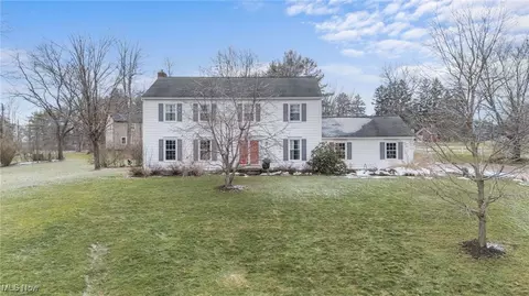 7212 Saybrook Dr, Hudson, OH 44236