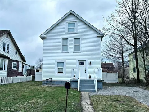 29 Wilson Ave, Niles, OH 44446