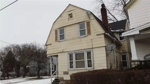 7805 Spafford Rd, Cleveland, OH 44105