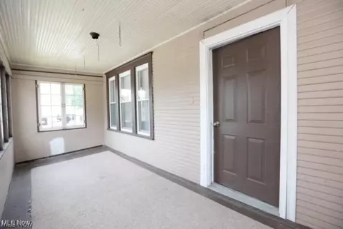 446 E Thornton St, Akron, OH 44311 photo 2
