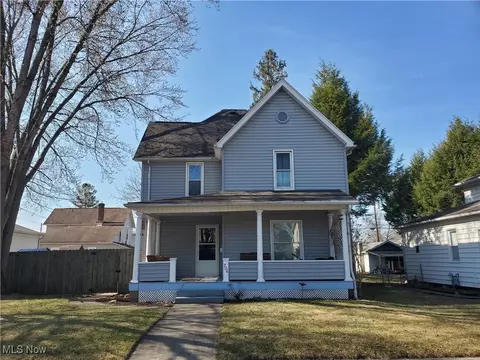 706 N Tuscarawas Ave, Dover, OH 44622