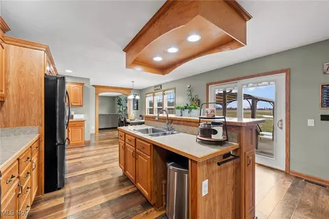 Kitchen - 40308 Whitney Rd, Lagrange, OH 44050 photo 3 of 6