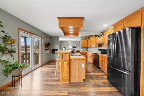 Kitchen - 40308 Whitney Rd, Lagrange, OH 44050 photo 5 of 6