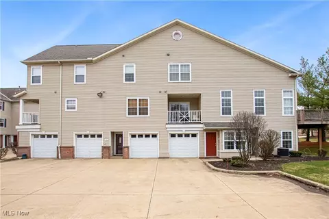 796 Tollis Pkwy #796, Broadview Heights, OH 44147