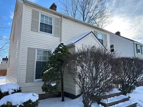 21012 Hillgrove Ave, Maple Heights, OH 44137