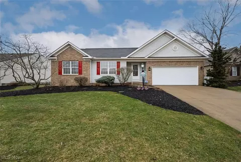 4751 Helmsworth Dr NE, Canton, OH 44714