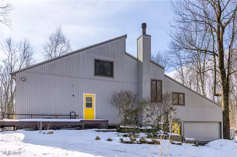14020 Patriot Dr, Burton, OH 44021