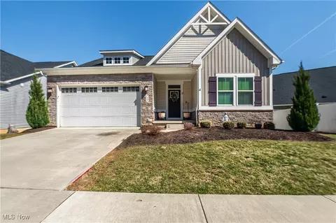 733 Buckeye Dr, Akron, OH 44303