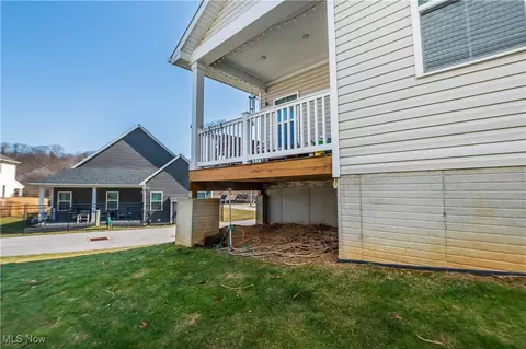 733 Buckeye Dr, Akron, OH 44303 photo 8